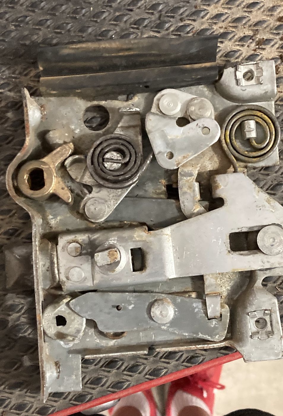 Fleetmaster door latch assembly