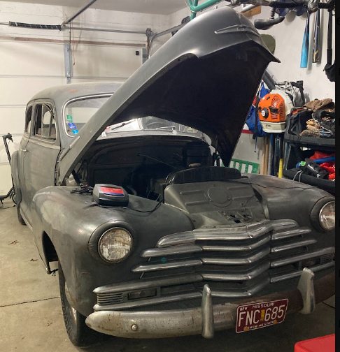 Front three-quarter view of the 1948 Chevrolet Fleetmaster